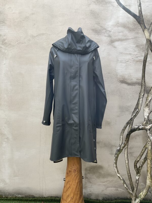 Grote maten mode Gent Rain 71 Dark Shadow Grijze waterdichte regenjas in A-lijn model van Ilse Jacobsen