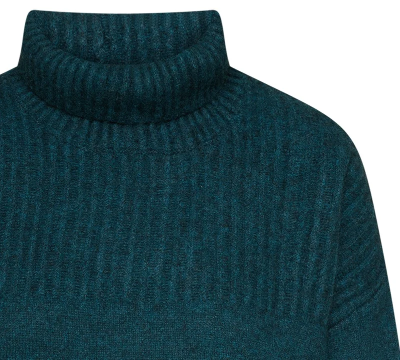 Turkoois blauw groene pull Zaga in kleur dark emerald van Mansted, vervaardigd uit 100% yak wol